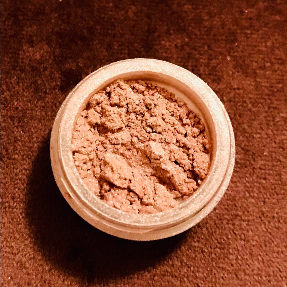 Bare Escentuals Glimpse Eyeshadow by bare minerals